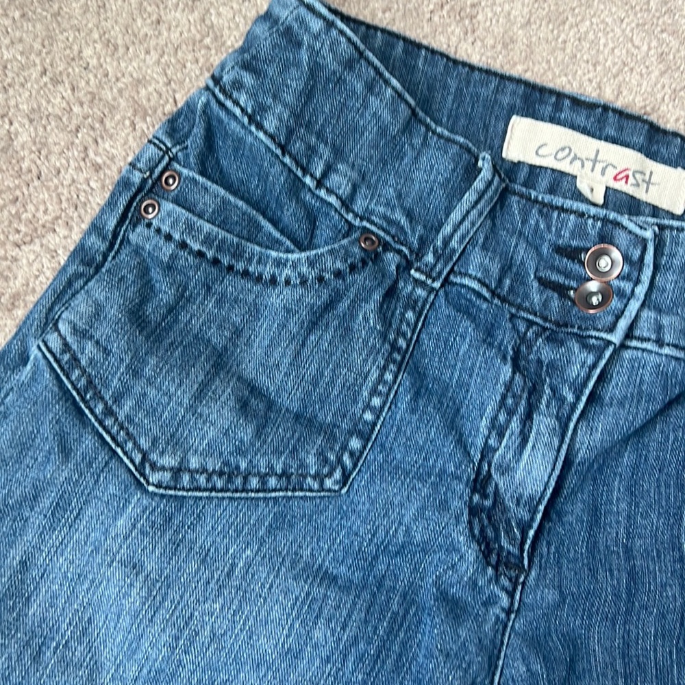 Contrast Denim Shorts - Picture 5 of 11